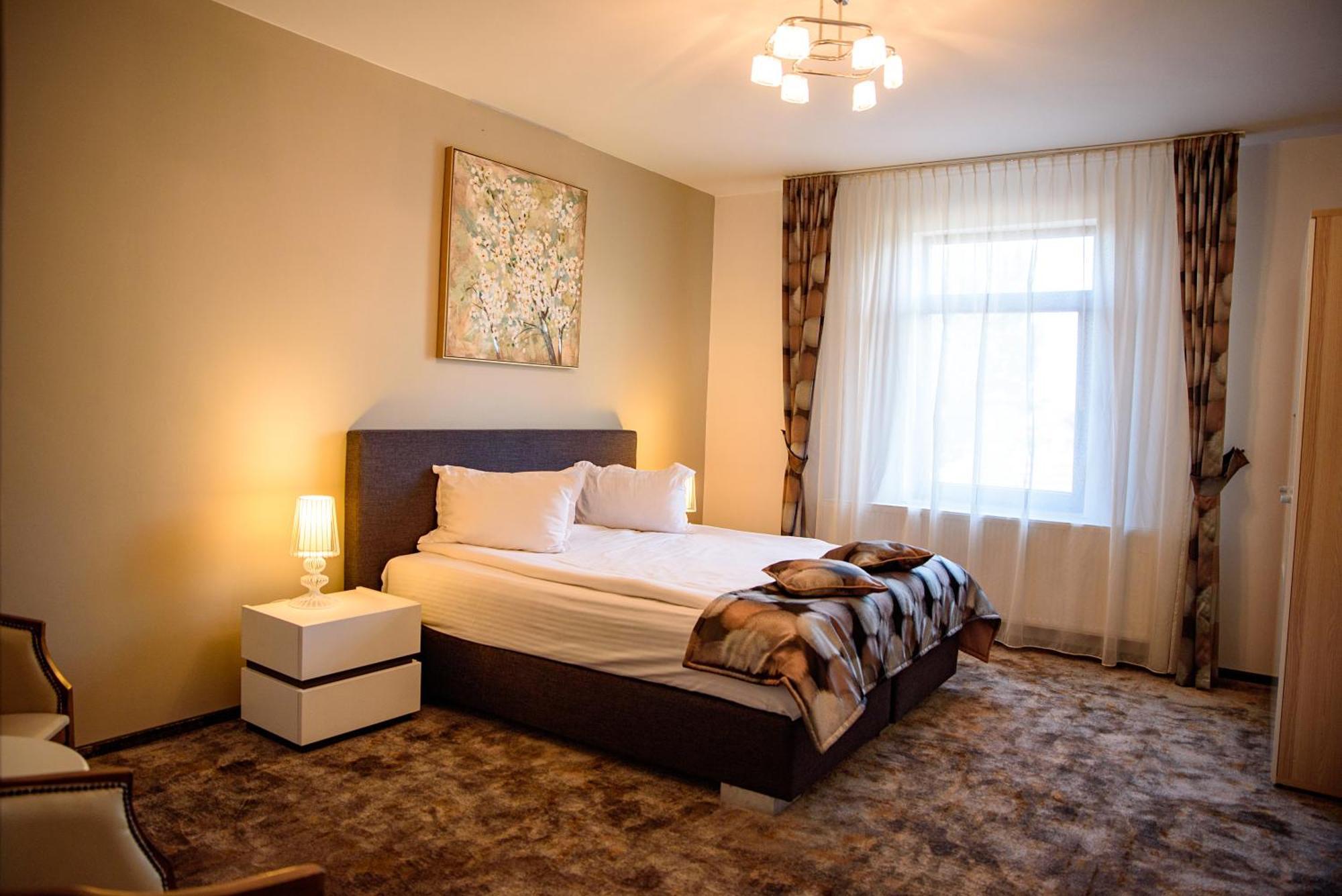 Hotel Stefani Сибиу Экстерьер фото