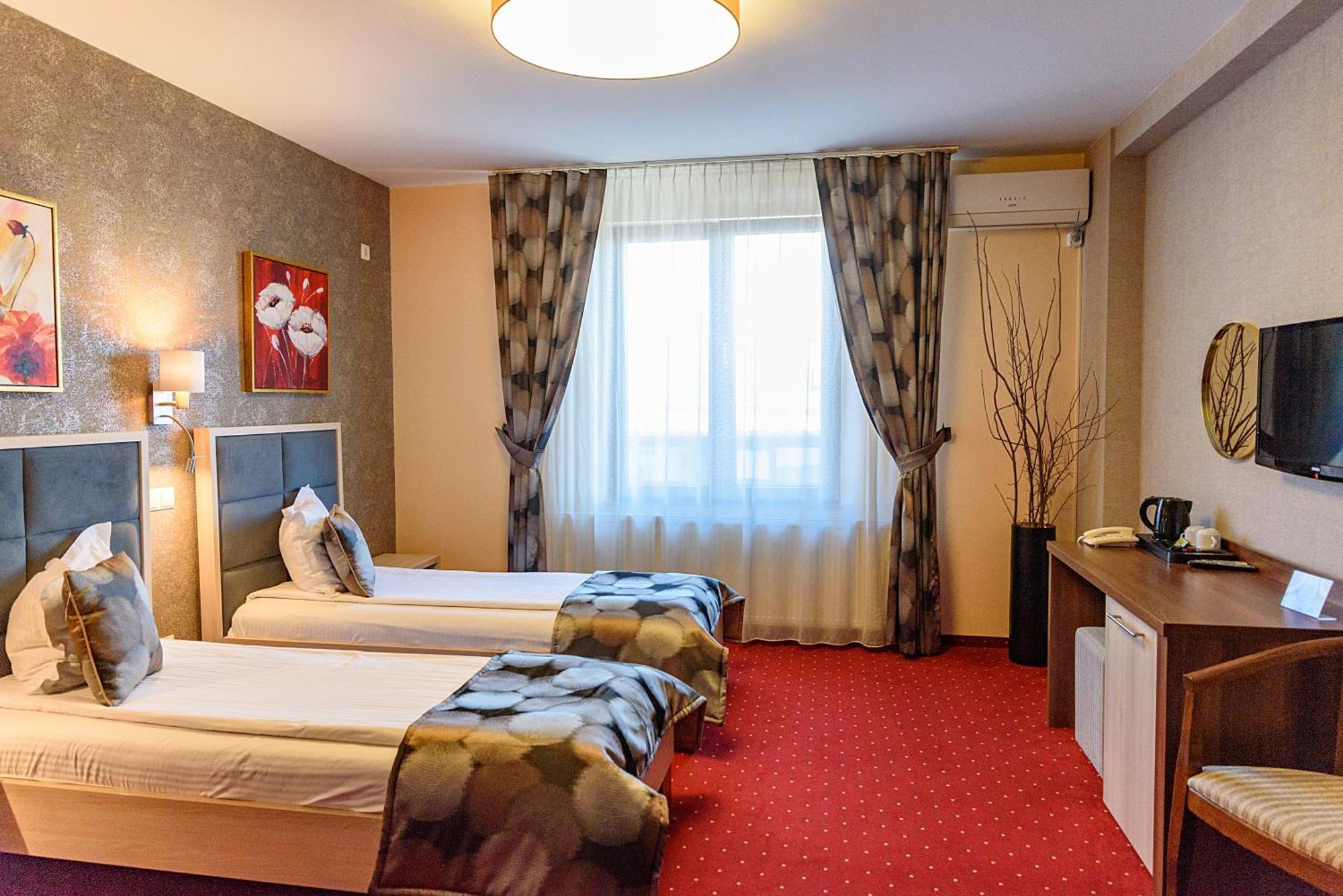 Hotel Stefani Сибиу Экстерьер фото