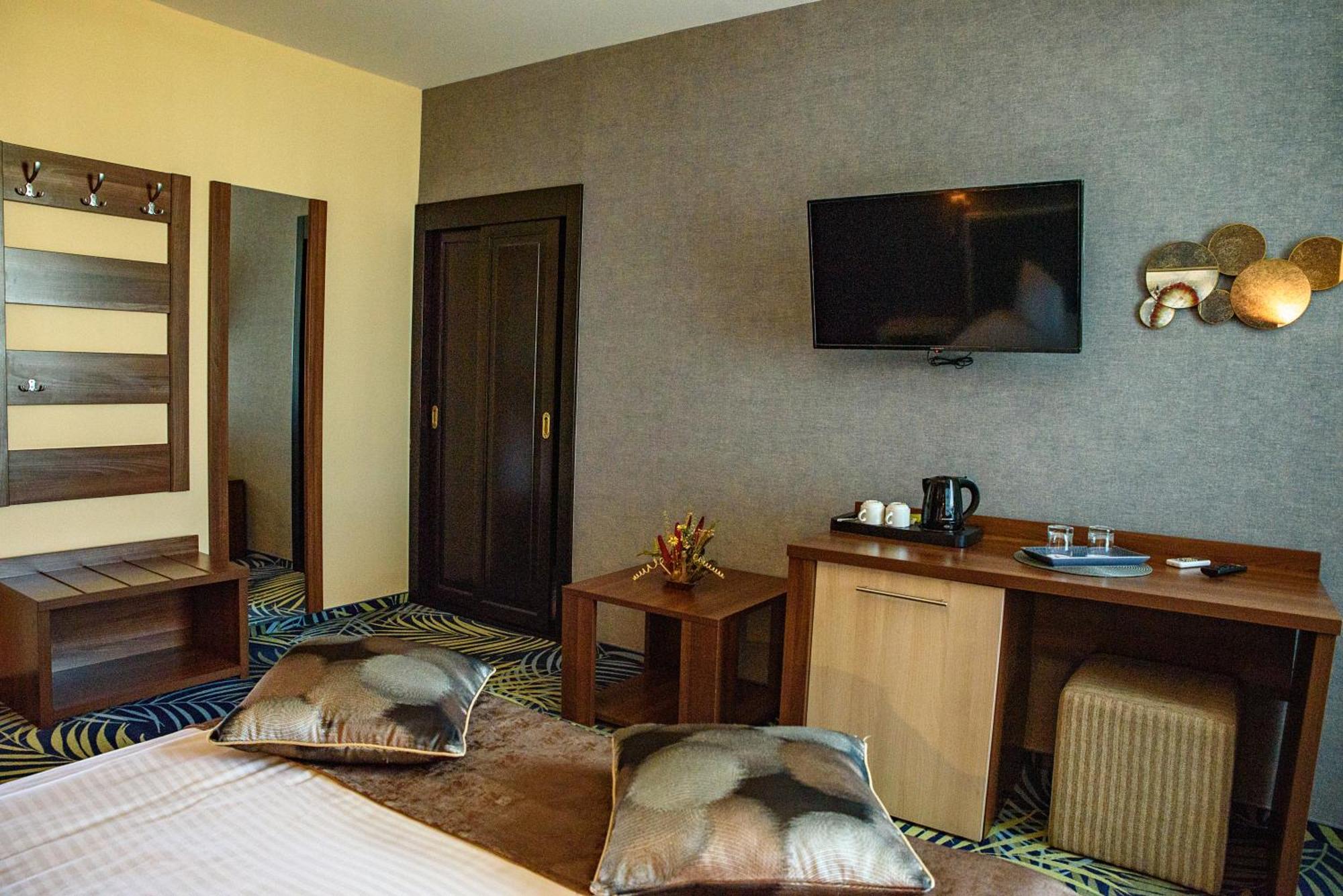 Hotel Stefani Сибиу Экстерьер фото