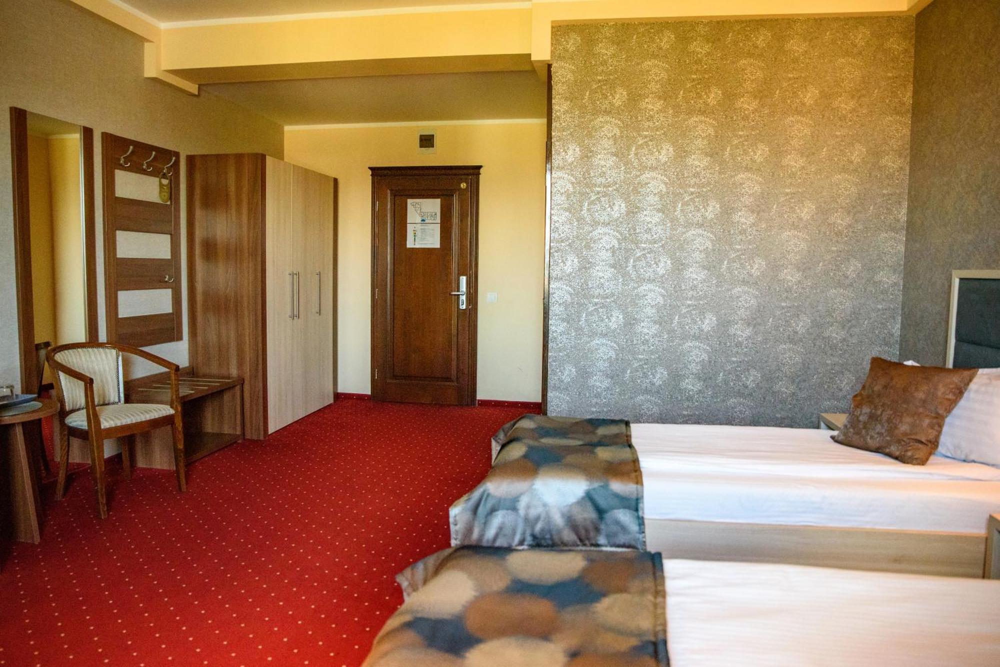 Hotel Stefani Сибиу Экстерьер фото
