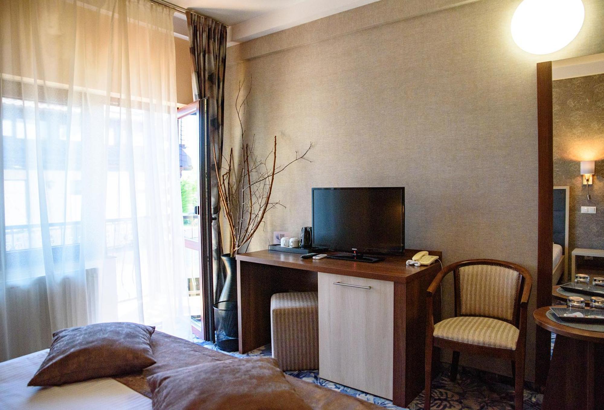 Hotel Stefani Сибиу Экстерьер фото